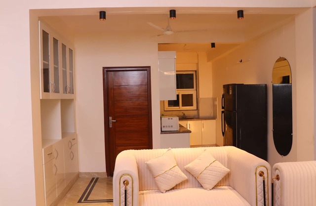 LET'STAY VASANTKUNJ DELHI