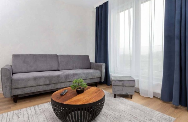 Letnicka 2 | Minimalist Apartment | Parking