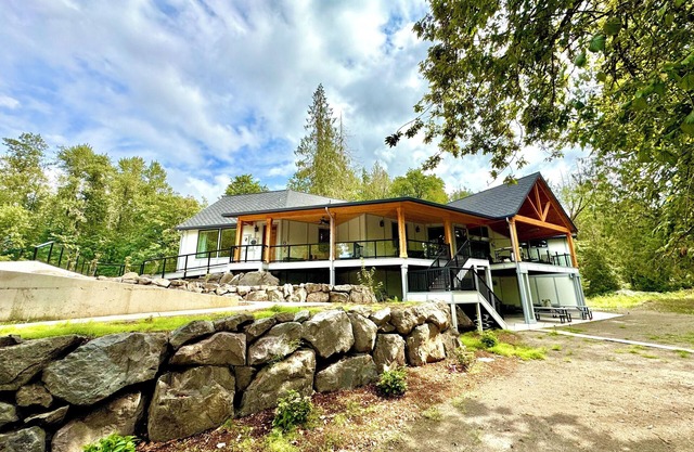 Lewis River Retreat