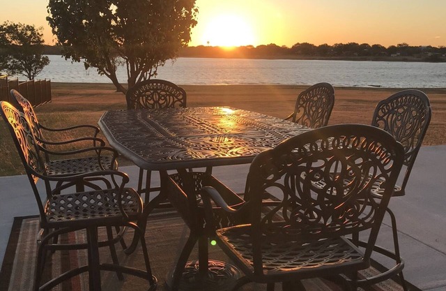 Lewisville Lakefront Home-hot tub-near Frisco/Dallas-Texas/Omni PGA Golf Course