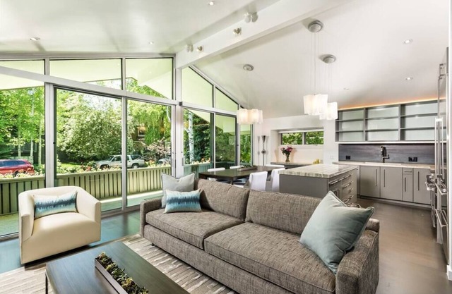 Light filled Contemporary in prestigious West End