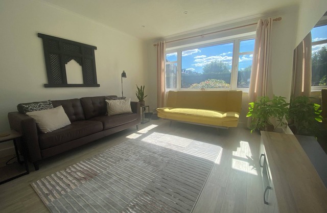Light, spacious Wimbledon flat.