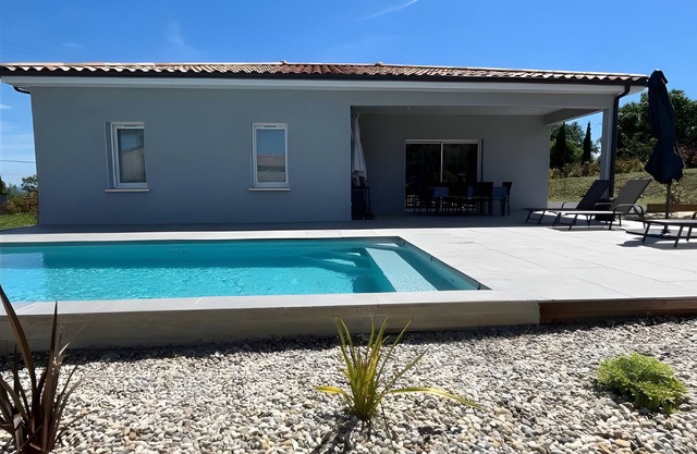 Liledou - Beautiful Single-Storey Villa with Private Pool