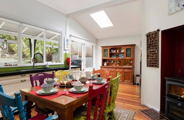 Lilly Pilly Arthouse– Stay 3 Pay 2