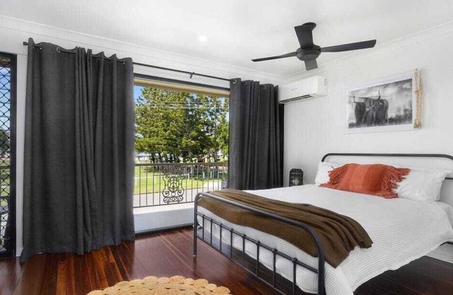 Lilvana @ The Bay, Cooee Bay