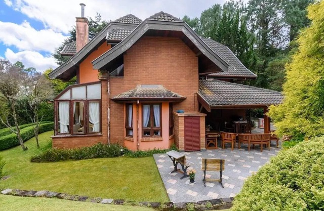 Linda Casa com Lareira em Campos do Jordão