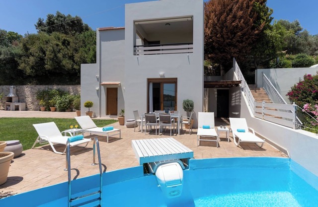 Linari Villa,a peaceful &cozy 2bdr villa with pool