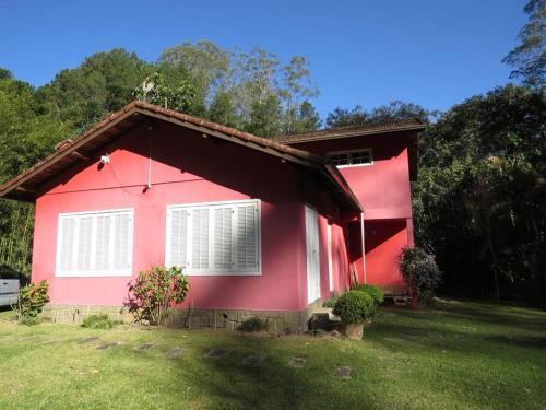 Linda casa em Mury,com riacho e lareira