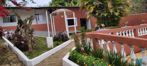 Linda Chácara com Piscina Churrasqueira e Wi-FI