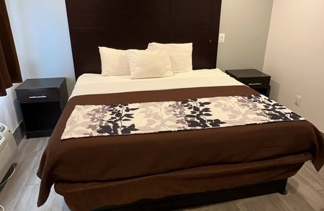 LINDENHURST MOTEL