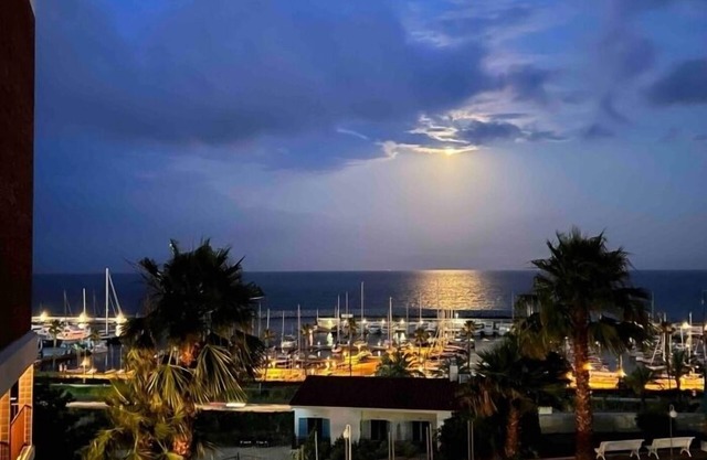 Lindo apartamento con vista al mar