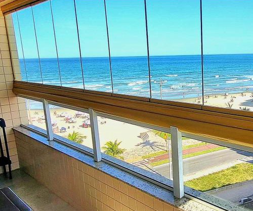 Lindo e novo apto à beira-mar em Caiçara - Praia Grande