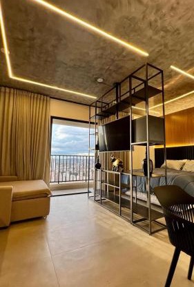 Lindo flat em prédio luxuoso - Excelente localização