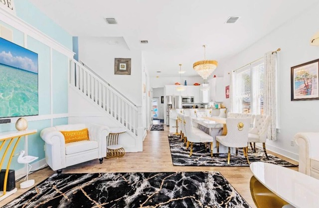Lion of the Beach. Heated Pool, 4 bedrooms,6beds, 3.5baths, Games, Pet friendly