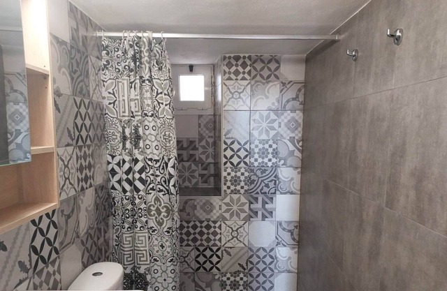 Lion's House is set in Kalymnos Pothia