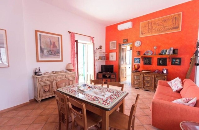 LIPARI - THE FISH AND THE GECKO