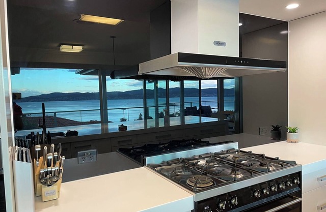 Lipscombe Escape panoramic views luxury and space
