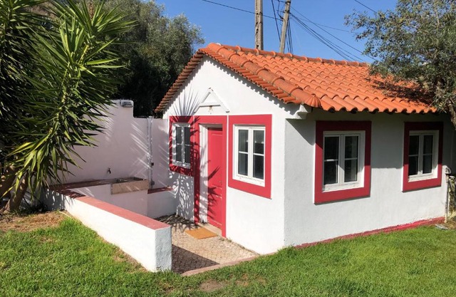 Lisbon Cozy House w/Garden and Pool