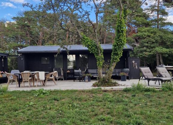 Liten stuga med fantastiskt läge