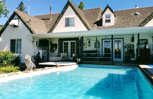 Little Castle Pool, Hot Tub, Napa, Sonoma, San Francisco