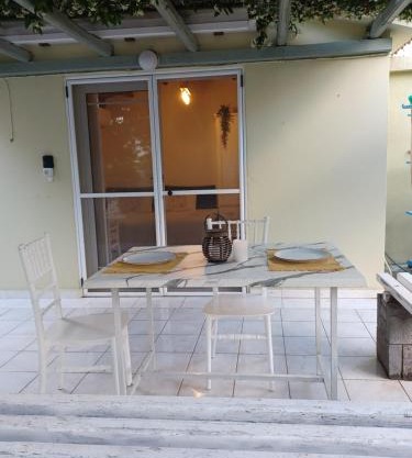 Little Cottage with Garden