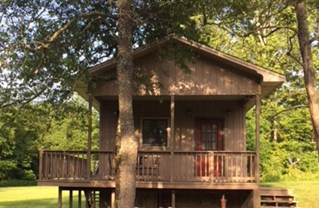 Little Cozy Cottage near Greenbrier (PGA) and Homestead and local Fly fishing