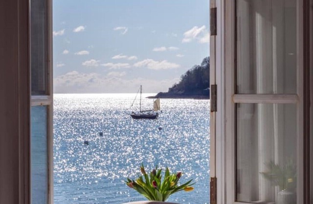 Little Islet - a fabulous cottage on the sea