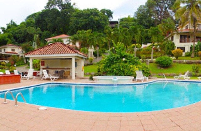 LITTLE OASIS, 10 mins Drive to the best beaches this side of the Caribbean Sea