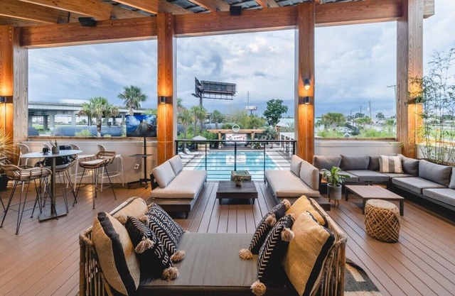 Little Palm | Modern Getaway Walkable Neighborhood