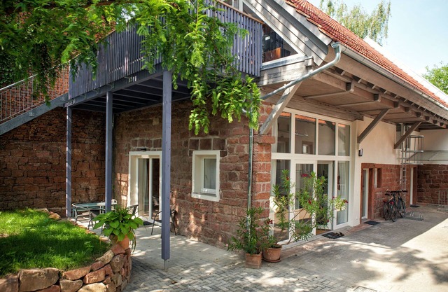 Live in a newly renovated barn near the Europapark Rust