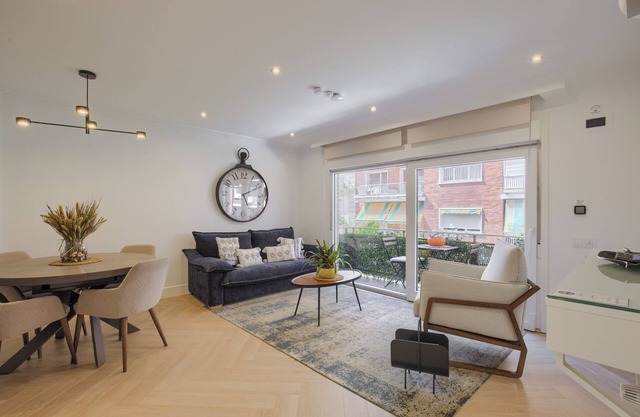 Live the most luxurious Madrid in this apartment in the Salamanca district