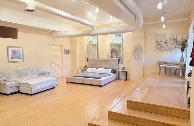 Live the Penthouse Life Luxury Downtown Syracuse Loft; Direct Elevator Access