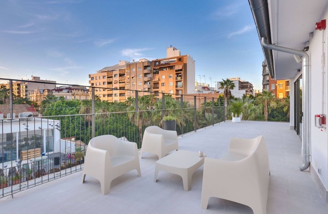 Livensa Living Studios Valencia Viveros