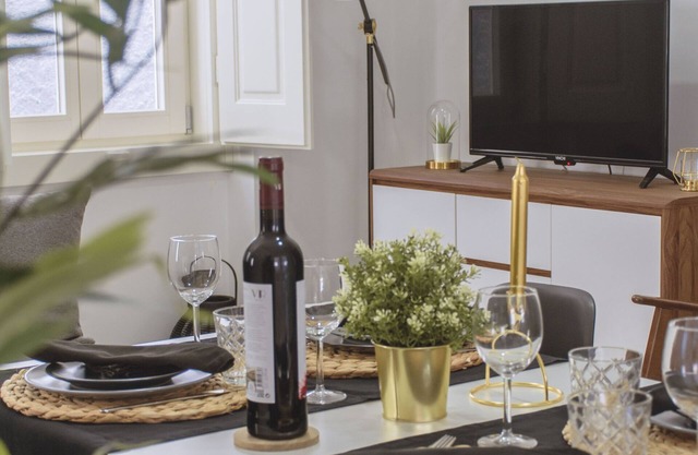Living Coimbra Corpo de Deus - Three-Bedroom Apartment