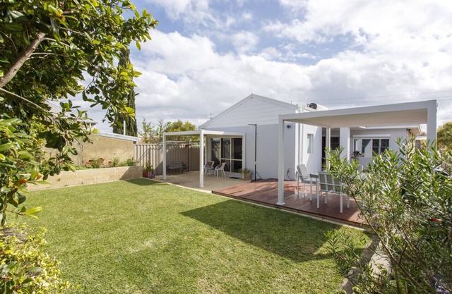 Living the Dream - 3 bedroom House South Fremantle