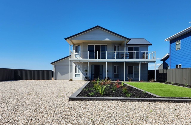 Living The Dream 300m From The Beach