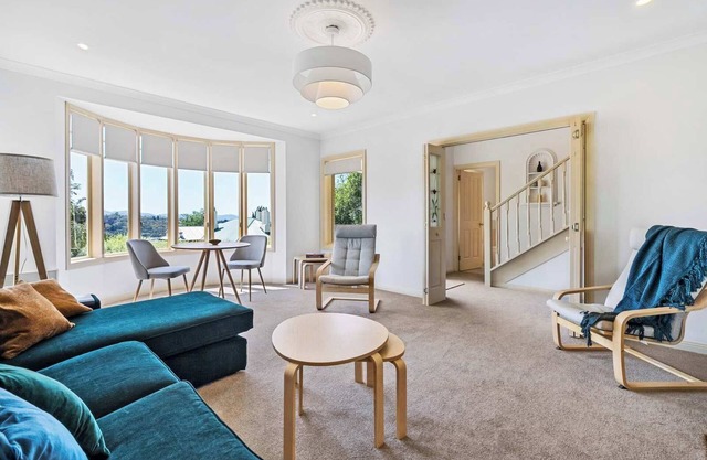 "Lizzy's Hideaway" – Close to City, Sleeps 6