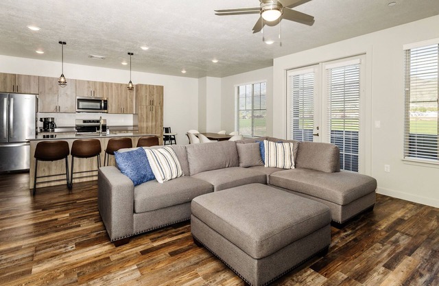 Loaded Logan Loft near USU & EVERYTHING Else - Sleeps 8 in beds