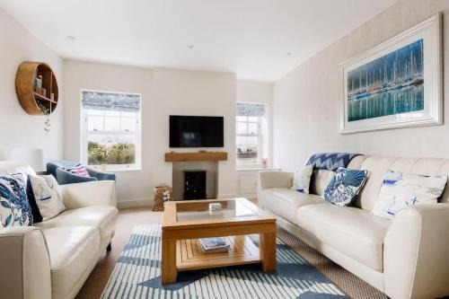 Lobster Cottage - Stone's Throw from Vibrant Poole Quay