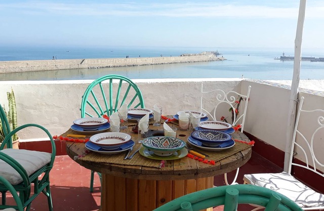 Local House sea view-Portuguese City