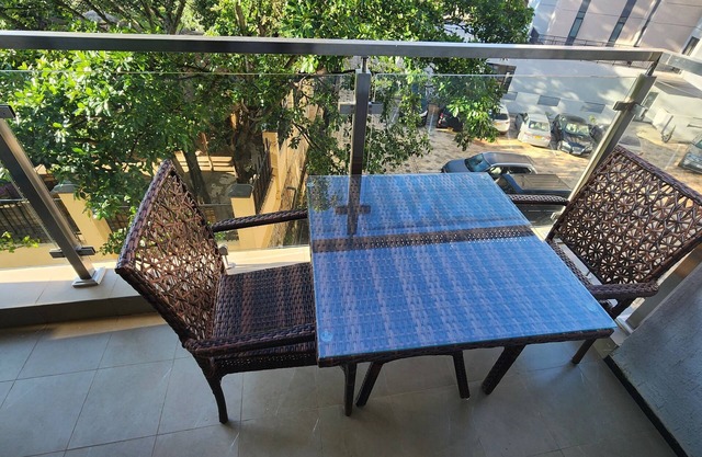 Located 5 minutes from Kigali golf course & all major international embassies.