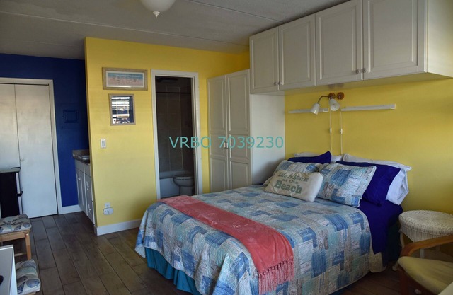 LOCATION! LOCATION! Lovely Venice Villa - 2 min walk to beach!