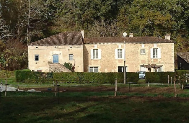 Location meublée au milieu d'un écrin de verdure Aux vieux fours