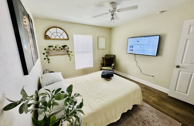 “ Location, top accommodation, close to RSW Airport and JetBlue Park"
