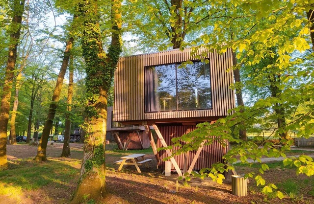 Lodge on stilts (4/5 peoples)