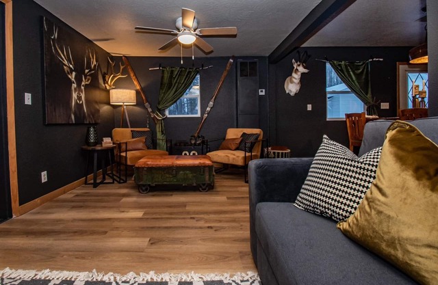 Lodge with access to Lake Noquebay, UTV/Snowmobile trail access