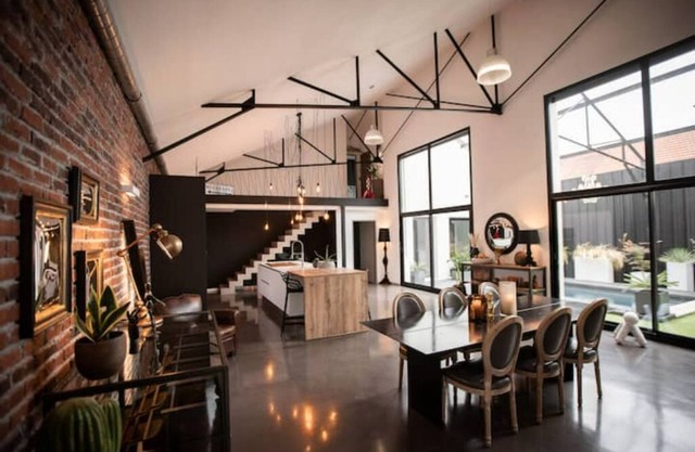Loft Contemporain Avec Piscine