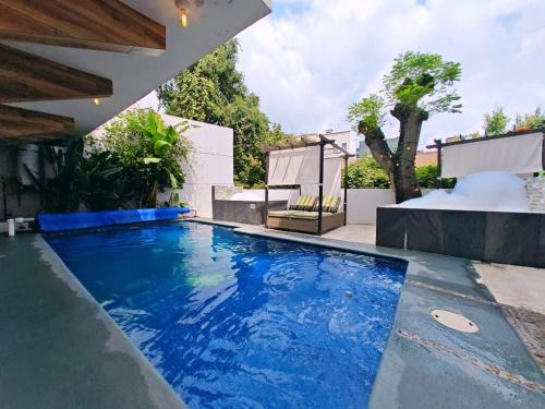 Loft lujo estilo y diseño, alberca climatizada y cama de alberca, Cuernavaca somos los únicos en ofrecerte 2 jacuzzis para tu uso personal y exclusivo con agua caliente y sistema de hidromasaje tipo Spa, terraza privada y asador de carbon