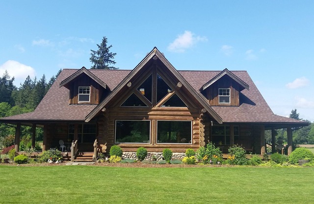 Log Home in Beautiful Country Setting.