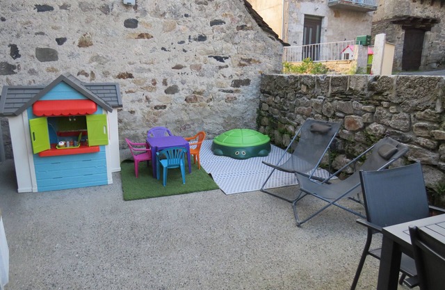 Logement Dans Charmante Maison en Pierre à 5 Minutes de Laguiole